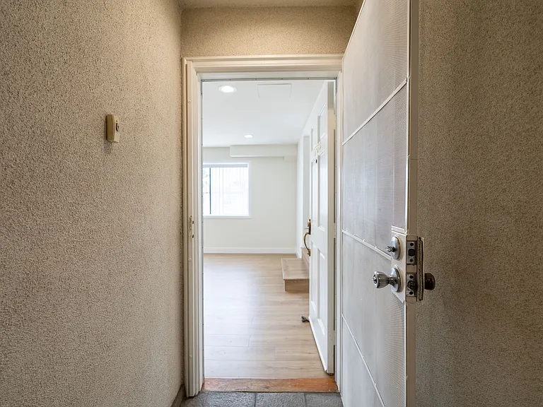 1758 N Alexandria Ave #1758.5 — Photo 8