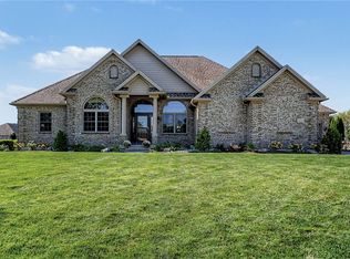 1025 Rosewood Creek Dr, Troy, OH 45373