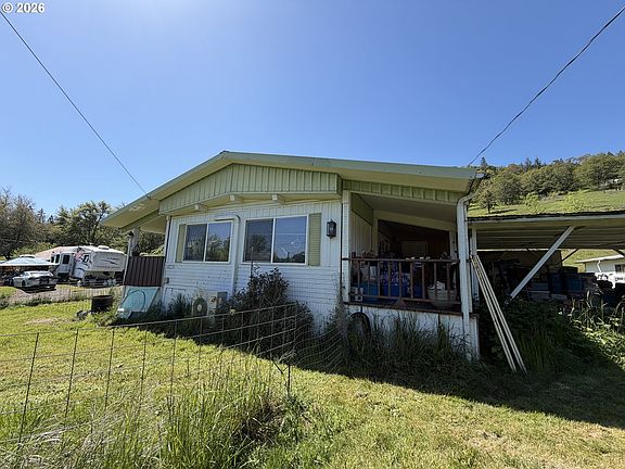 2nd image of 232 Marilyn St