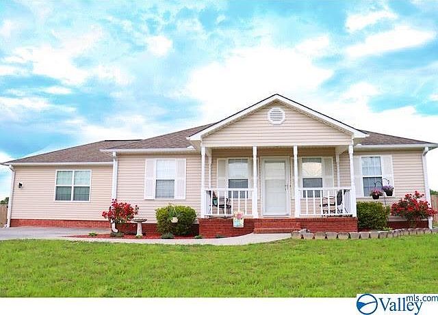1st image of 121 Walley Dr