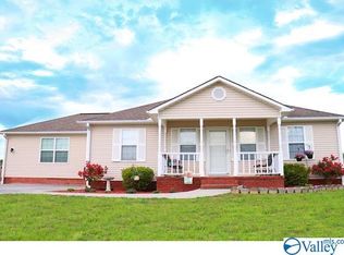 121 Walley Dr, Arab, AL 35016