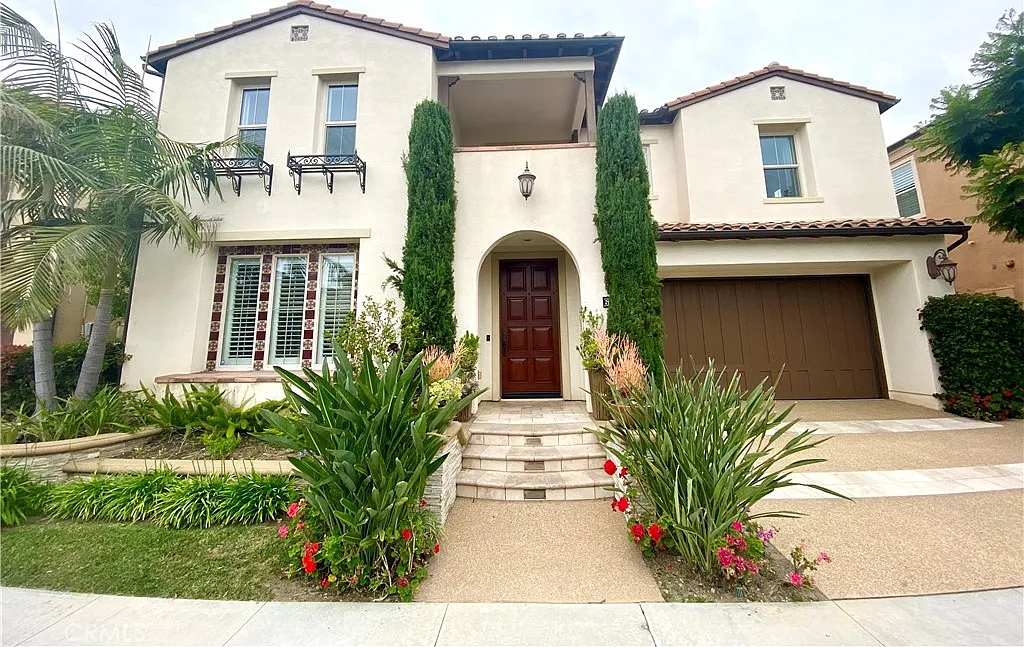 5 bed, 5.5 bath, 4000 sqft, $8,500 — Photo 1