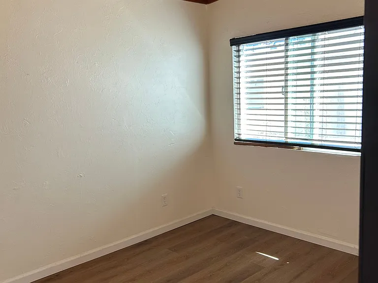 8228 Linden Rd #B — Photo 11