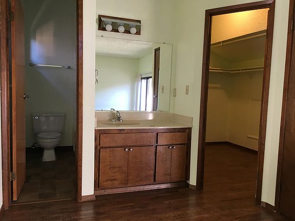 Upstairs Master Bath, Vanity & Walk-in Closet