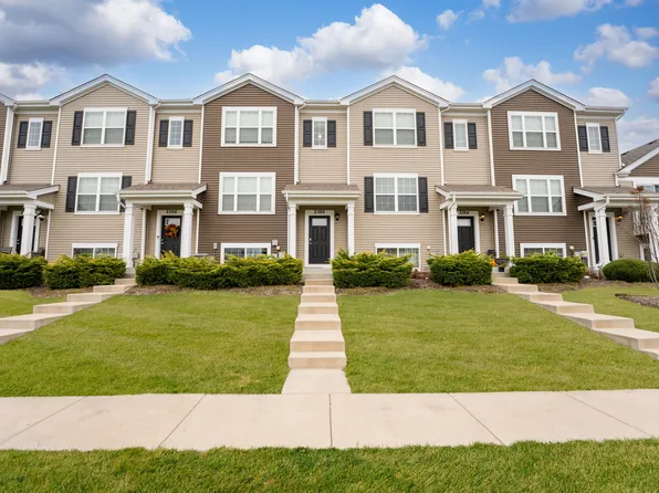 2366 Upland Rd, Hampshire, IL 60140