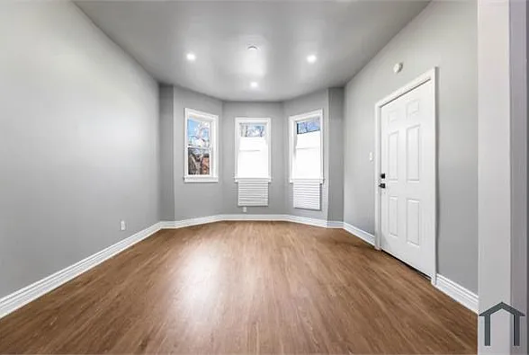 7917 S Ellis Ave — Photo 4