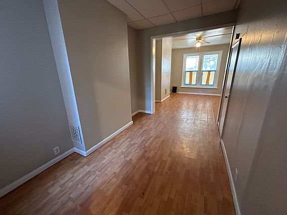 3rd image of 516 W Tilghman St APT 1