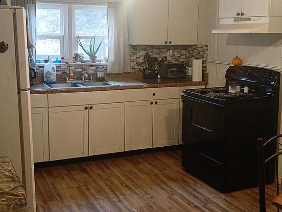 4th image of 1934 Edgewood Rd