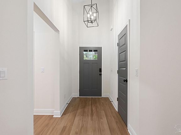 4th image of 5404 Murray Ln