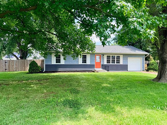 3rd image of 329 North Dr
