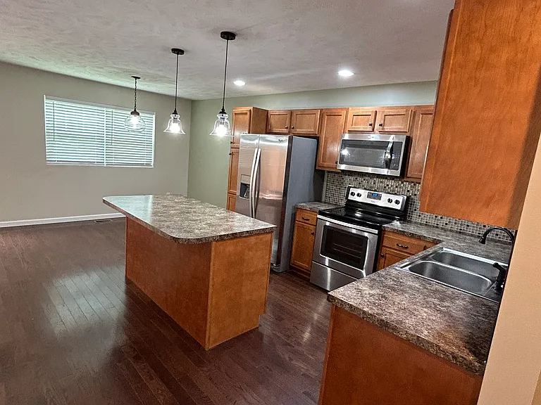 2851 Washington Ave — Photo 5