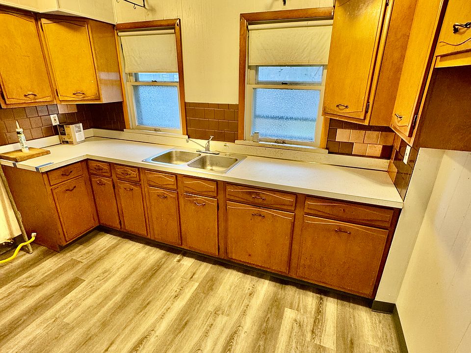 1st image of 14716 Thames Ave #1