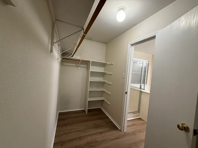 311 McCarthur Dr — Photo 15