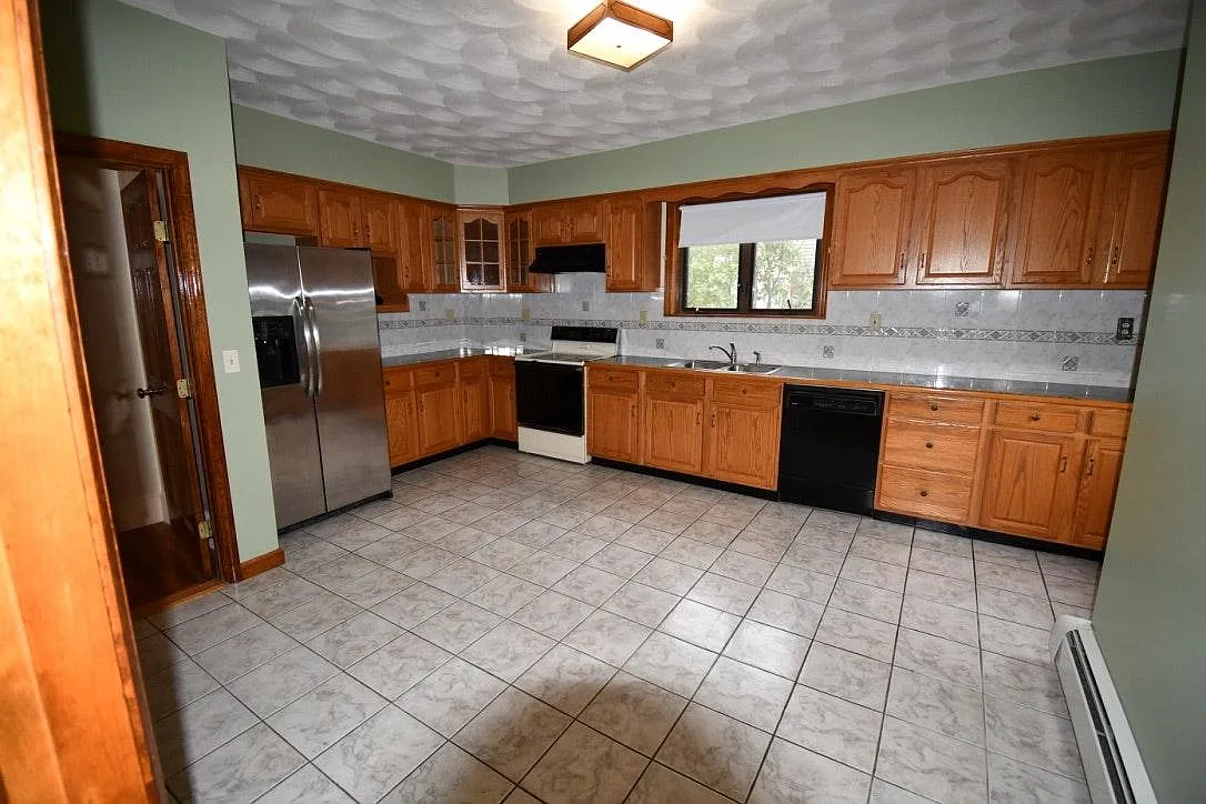 3 bed, 1478 sqft, $2,300 — Photo 1