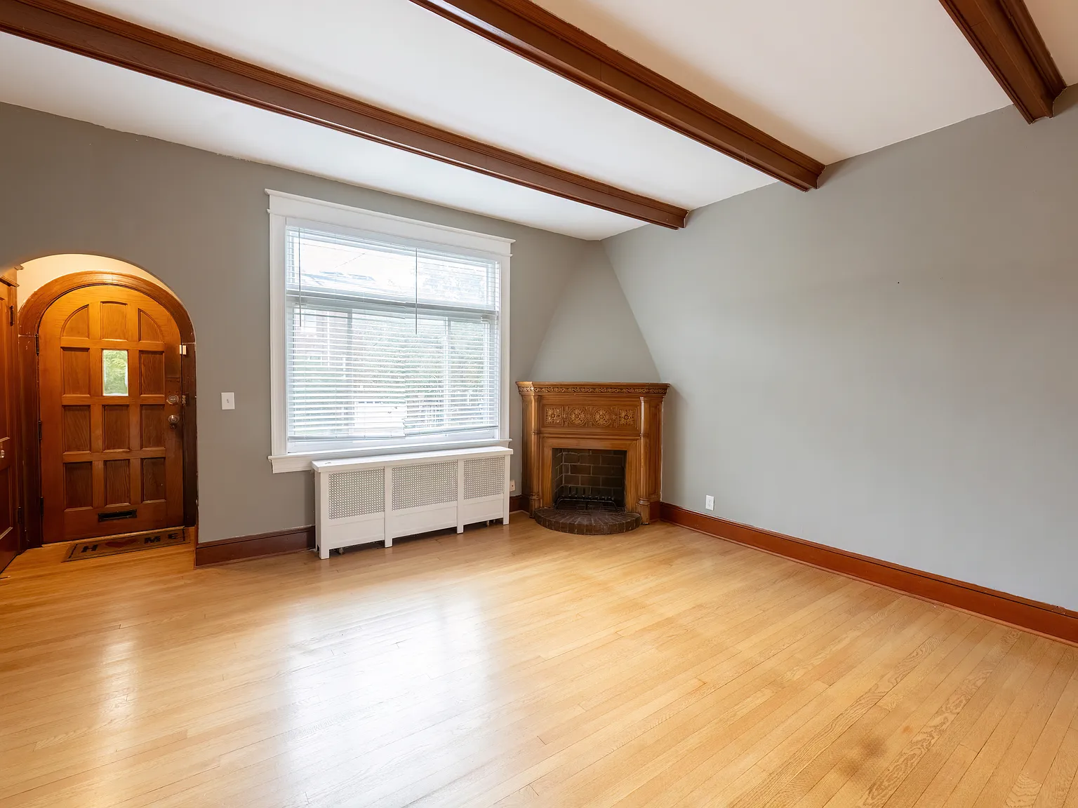 3 bed, 1376 sqft, $3,950 — Photo 4