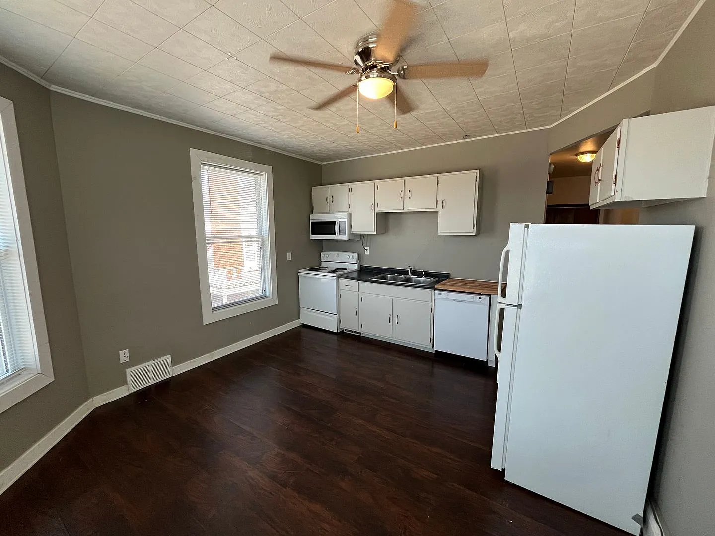 1015 Grand Ave — Photo 4