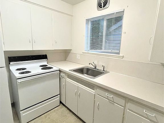 5th image of 1820-1850 N Killingsworth St #4
