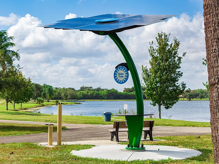 Explore the nearby Tradewinds Park, offering a disc golf course, fishing lake, kiddie train rides, stables, and a butterfly farm for endless outdoor fun.