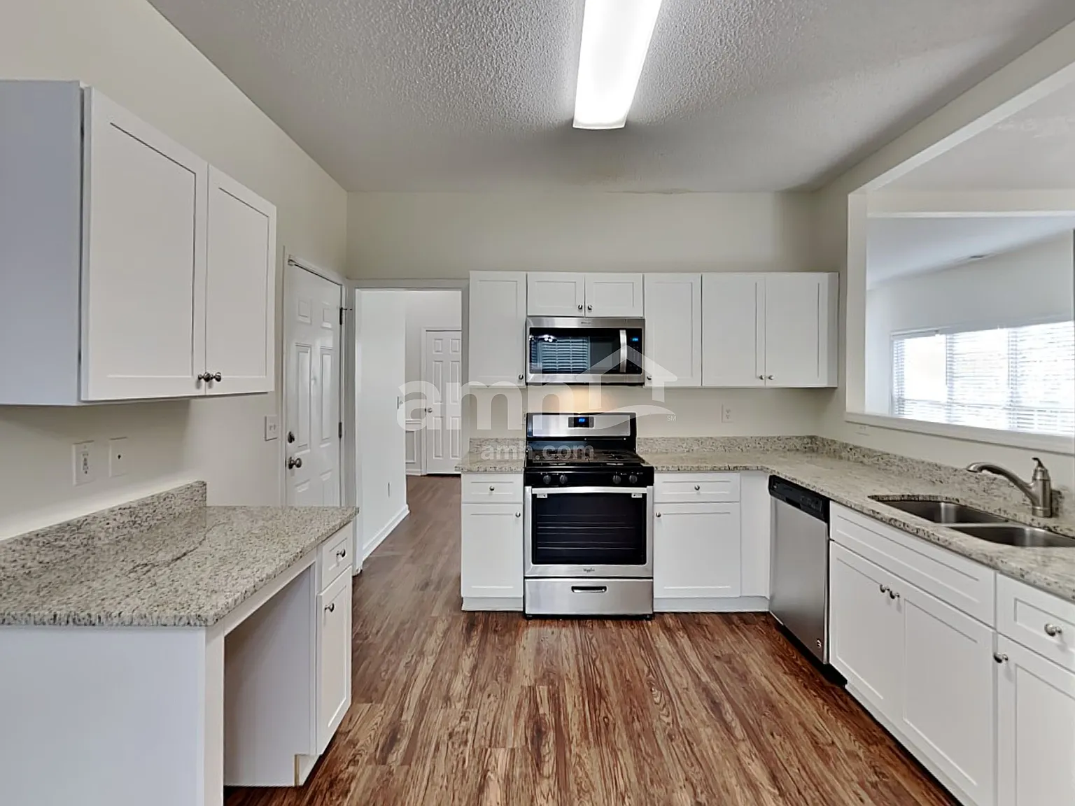3 bed, 2.0 bath, 1855 sqft, $2,450 — Photo 3