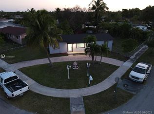 21100 Bluewater Rd, Cutler Bay, FL 33189