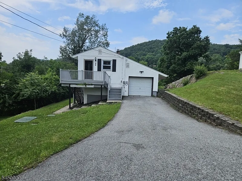 25 Ivy Pl