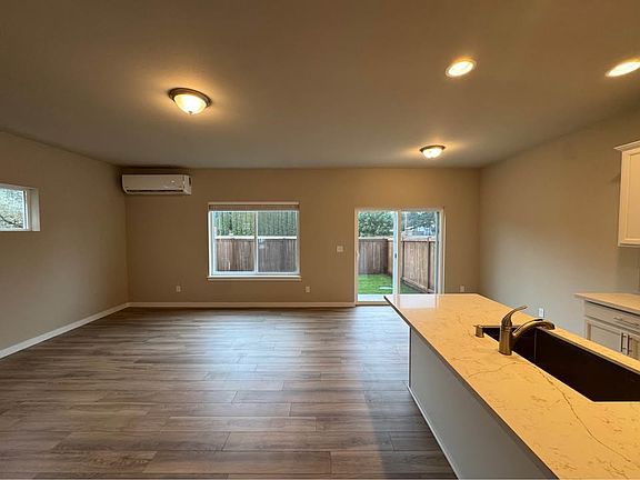 4th image of 10548 Mill Rd SE #A