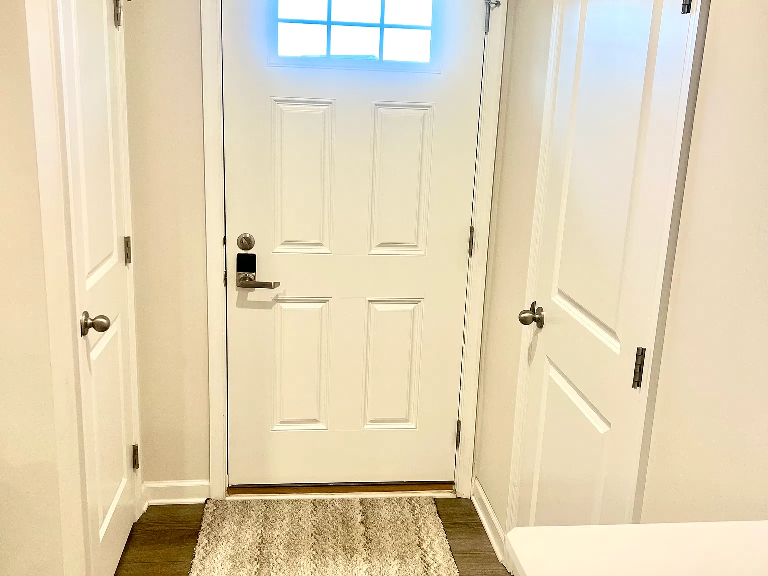 3 bed, 2.5 bath, 1220 sqft, $2,500 — Photo 3