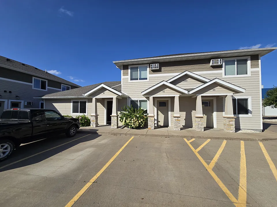 530 Cottonwood Dr #2