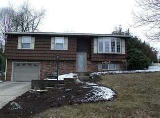 16 Lorrie Dr, Irwin, PA 15642