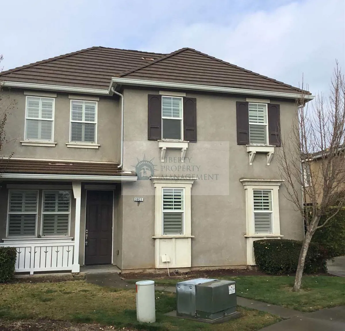 4 bed, 2165 sqft, $2,695 — Photo 2