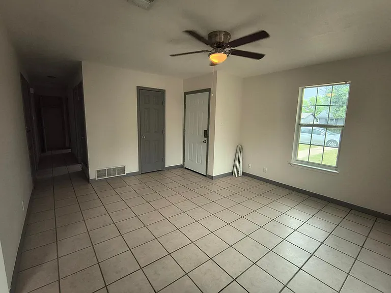 2630 Waco St — Photo 3