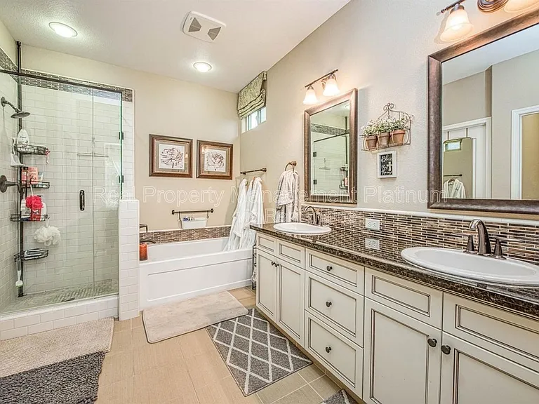3470 Buckingham Ave — Photo 10