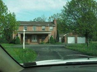 141 Stern Manor Dr, Fombell, PA 16123