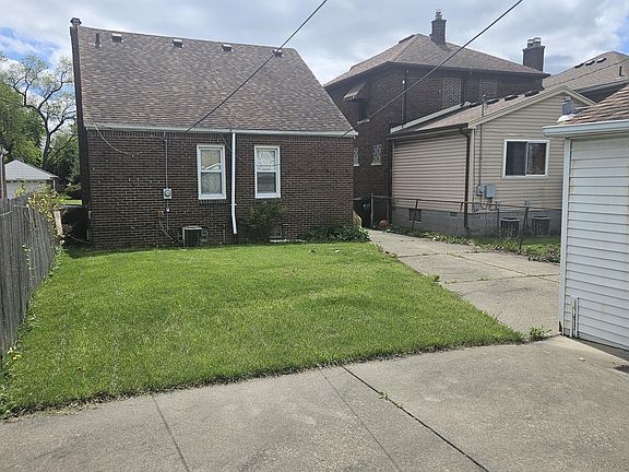 3rd image of 15237 Carlisle St