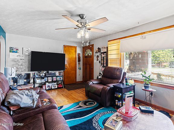 5th image of 8446 Sally Dr