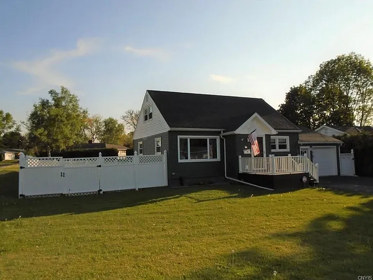 26 Wadas Dr — Photo 3