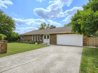 1701 Lynwood St, Crest Hill, IL 60403