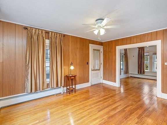 3rd image of 40 Congress St