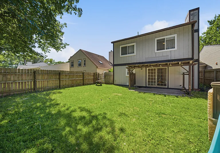 1810 Delaney St — Photo 32
