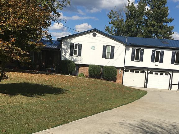 3rd image of 120 Brook Cir