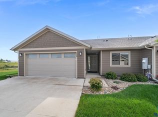 228 Brookside Pl, Harrisburg, SD 57032