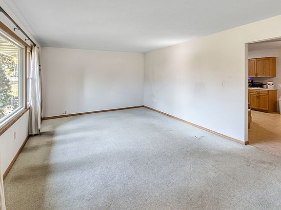 3rd image of 966 White Swan Ln