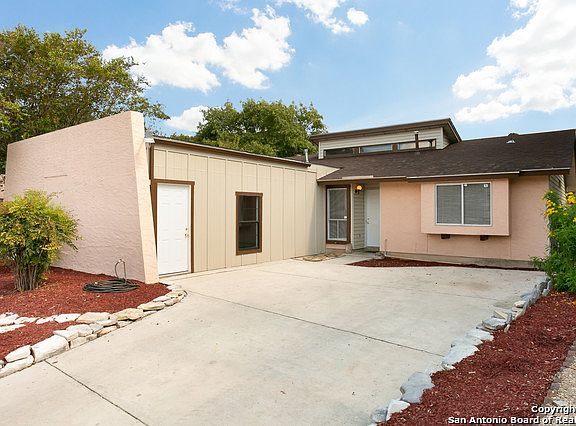 2nd image of 7519 Pipers Creek St