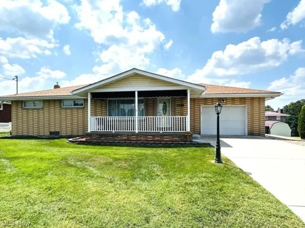 208 Alexander Ave, Follansbee, WV 26037