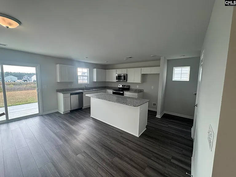 3027 Hallsdale Dr — Photo 3