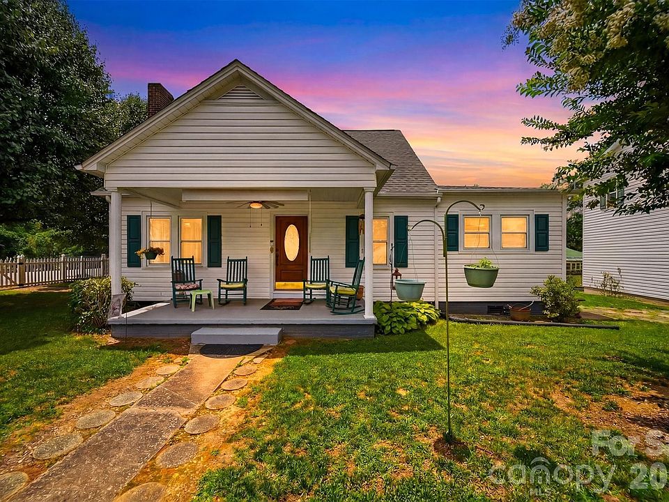 1st image of 408 Garrou Ave SE