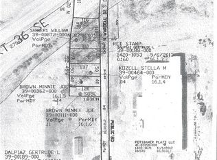 170-180 N Wardell St, Uhrichsville, OH 44683