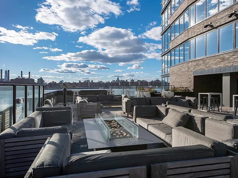 21 India St #T2409 — Photo 9