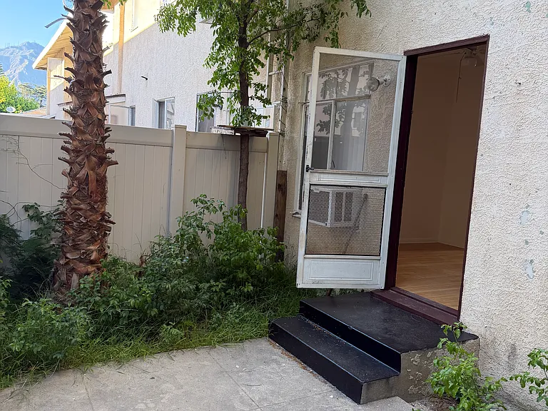 918 W Huntington Dr #J — Photo 14