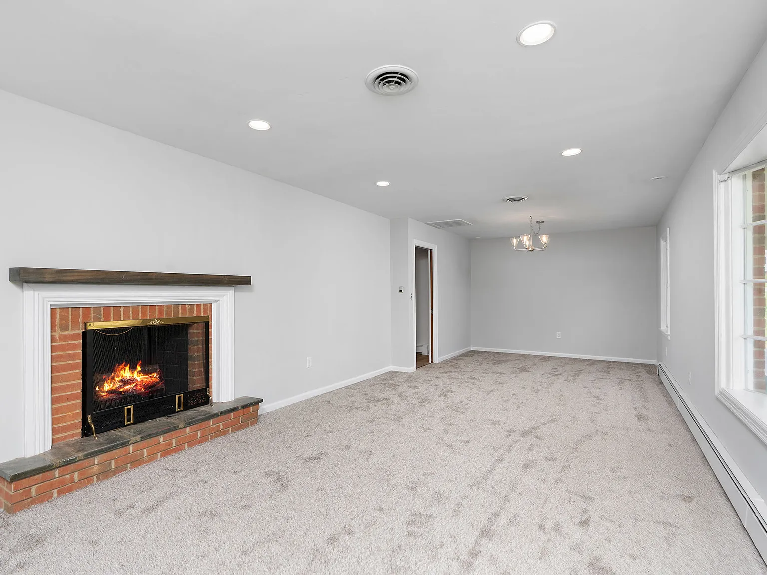 3 bed, 2.5 bath, 2062 sqft, $2,000 — Photo 4